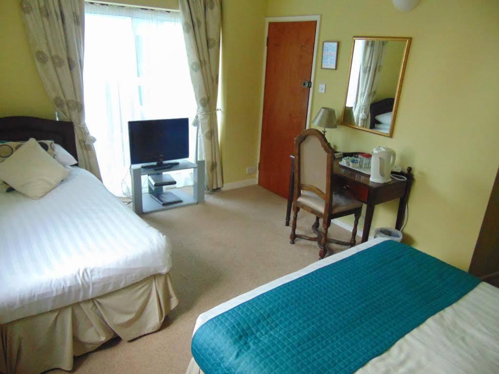 No: 1 The Esplanade Guest Accommodation. Tenby Exterior foto