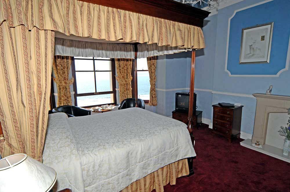 No: 1 The Esplanade Guest Accommodation. Tenby Exterior foto