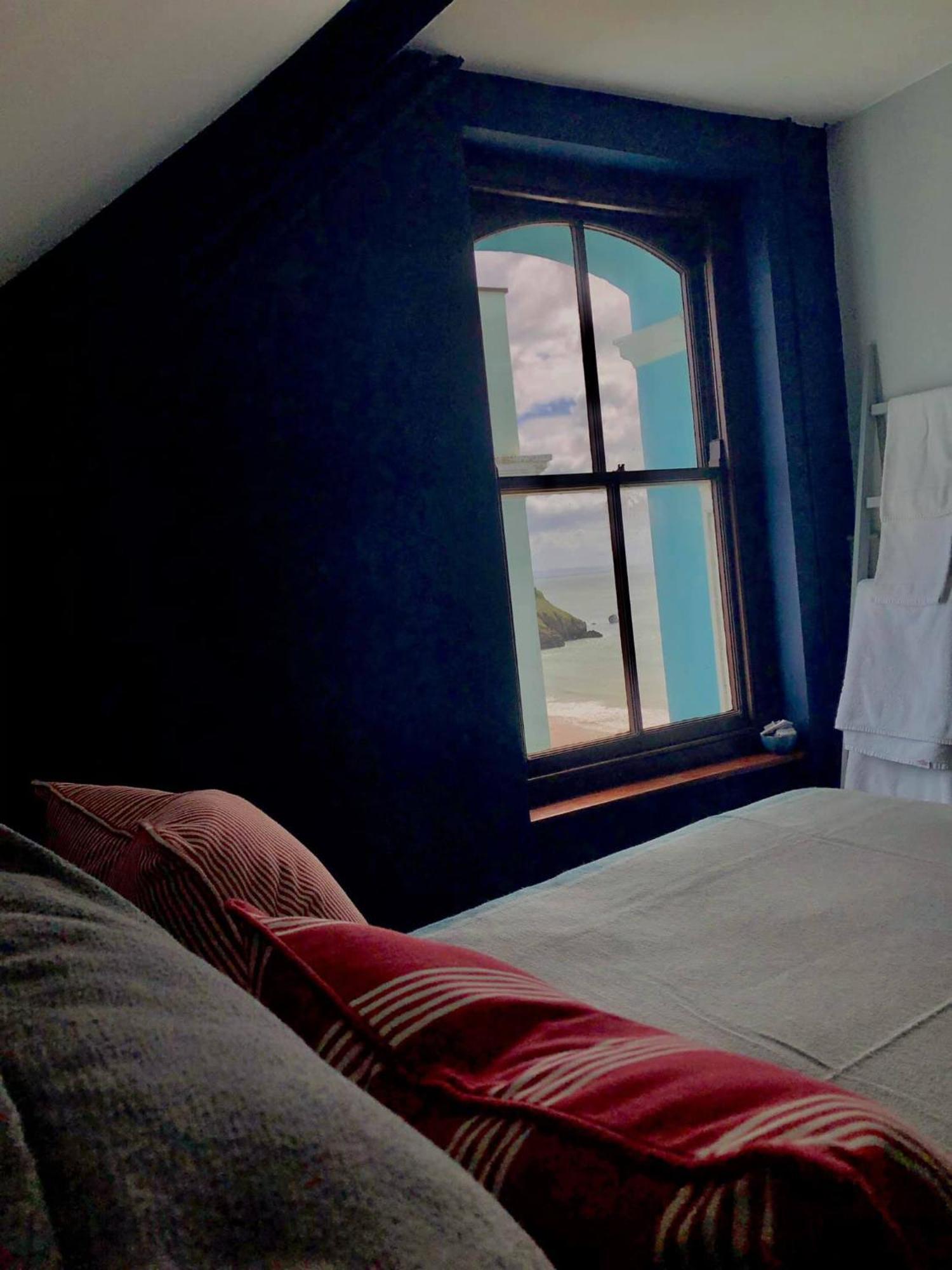 No: 1 The Esplanade Guest Accommodation. Tenby Exterior foto