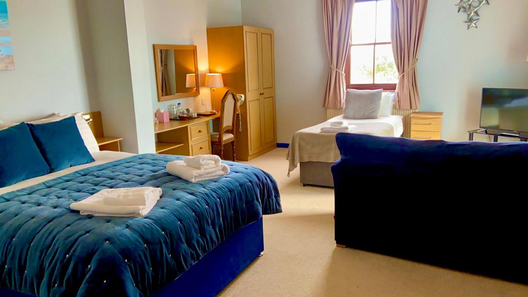 No: 1 The Esplanade Guest Accommodation. Tenby Exterior foto