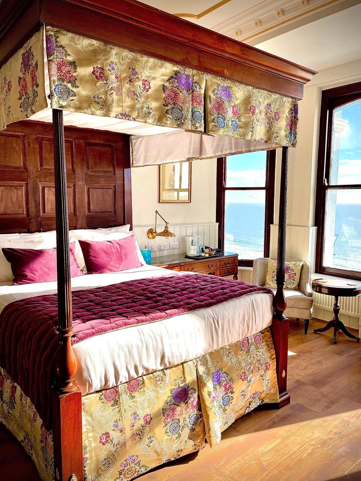 No: 1 The Esplanade Guest Accommodation. Tenby Exterior foto