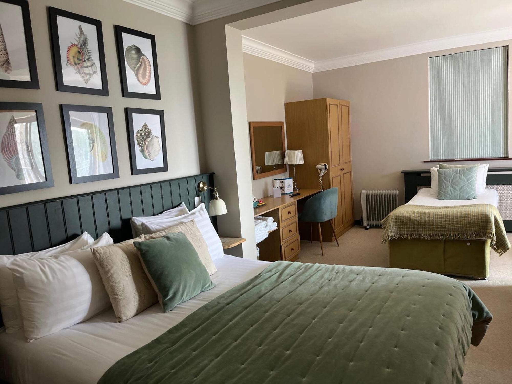 No: 1 The Esplanade Guest Accommodation. Tenby Quarto foto