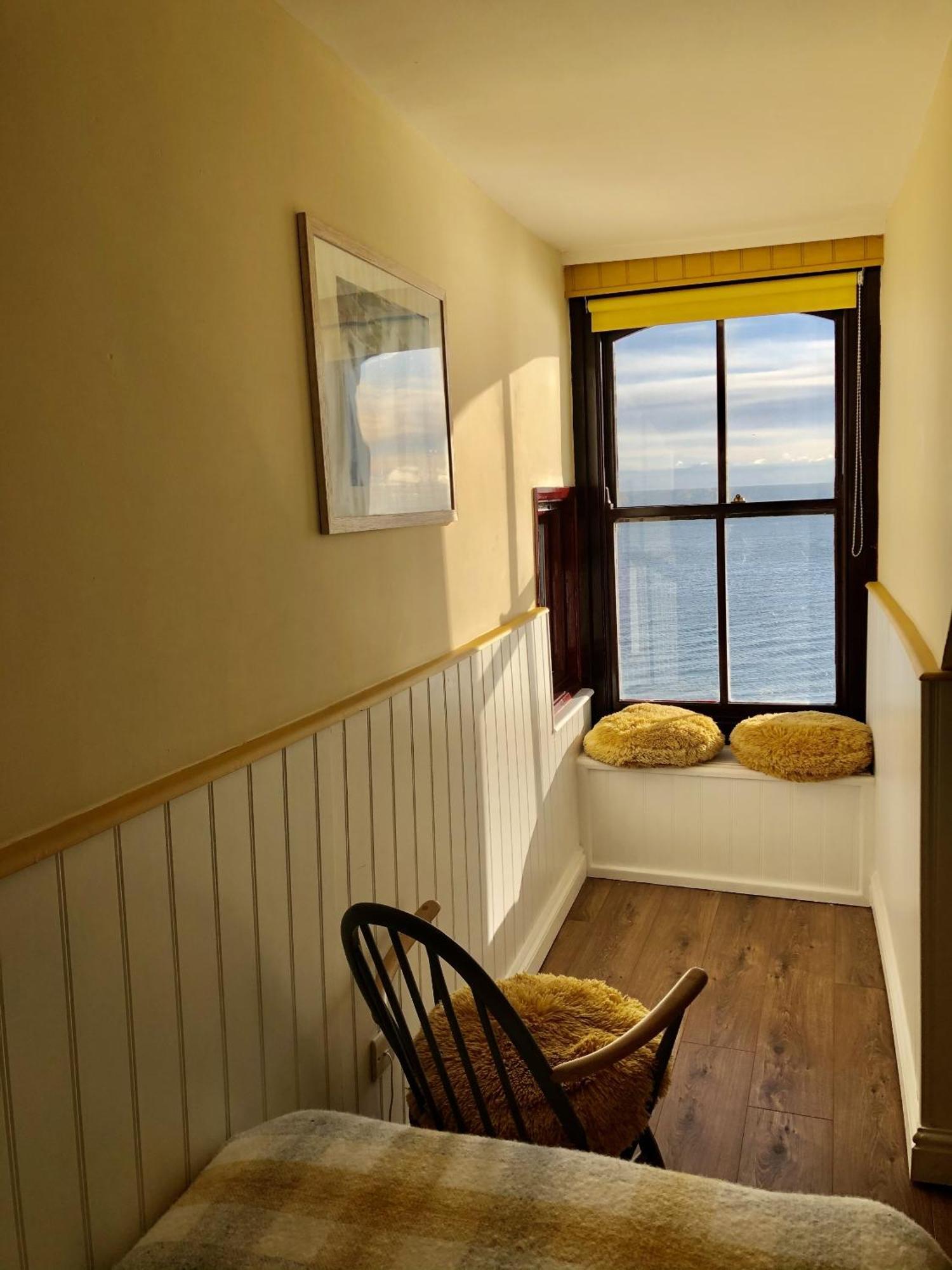 No: 1 The Esplanade Guest Accommodation. Tenby Exterior foto