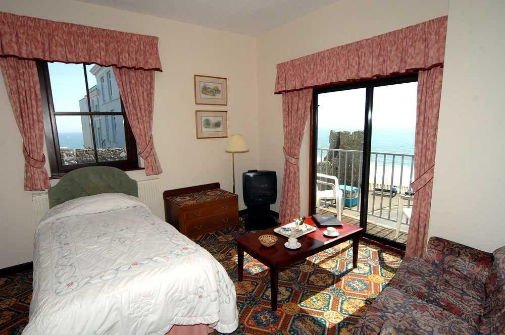 No: 1 The Esplanade Guest Accommodation. Tenby Exterior foto