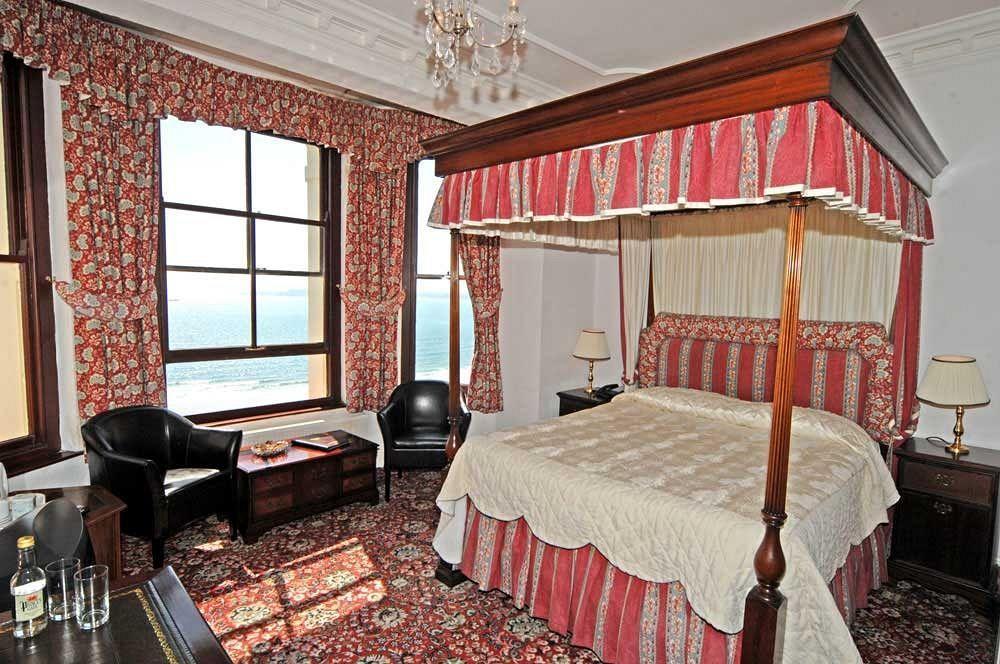 No: 1 The Esplanade Guest Accommodation. Tenby Exterior foto