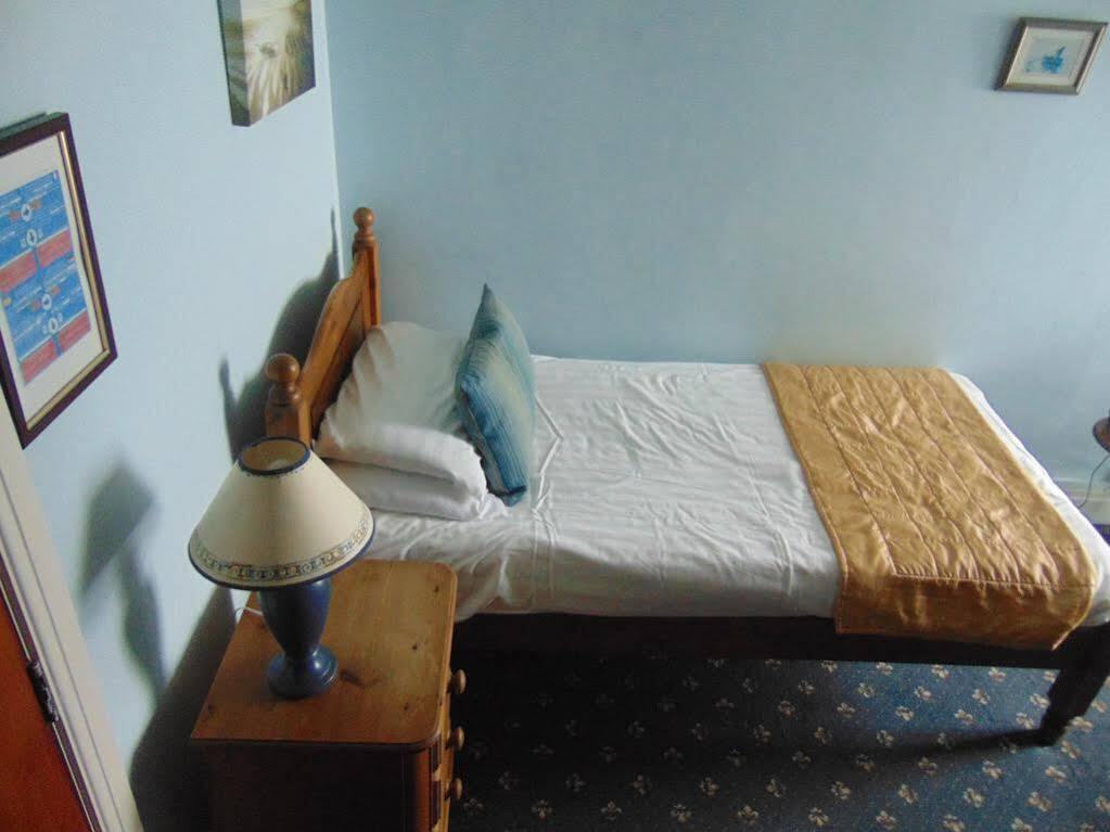 No: 1 The Esplanade Guest Accommodation. Tenby Exterior foto